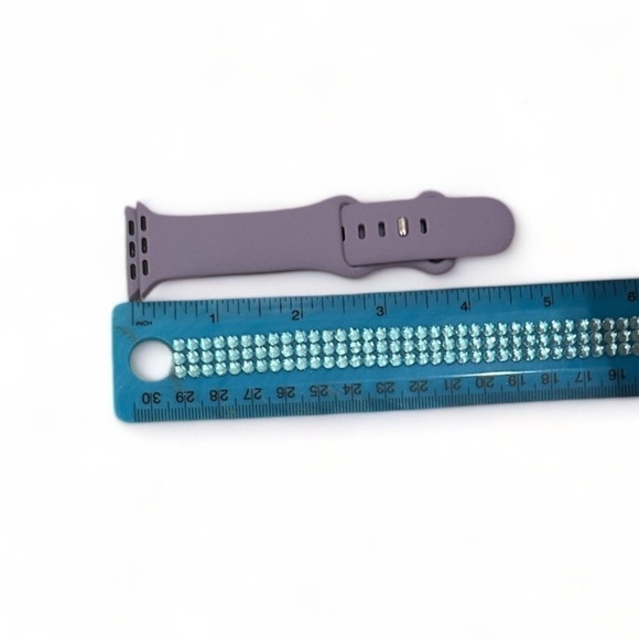 NWOT Purple Silicone Apple Watch Band 38-40mm - Picture 4 of 5